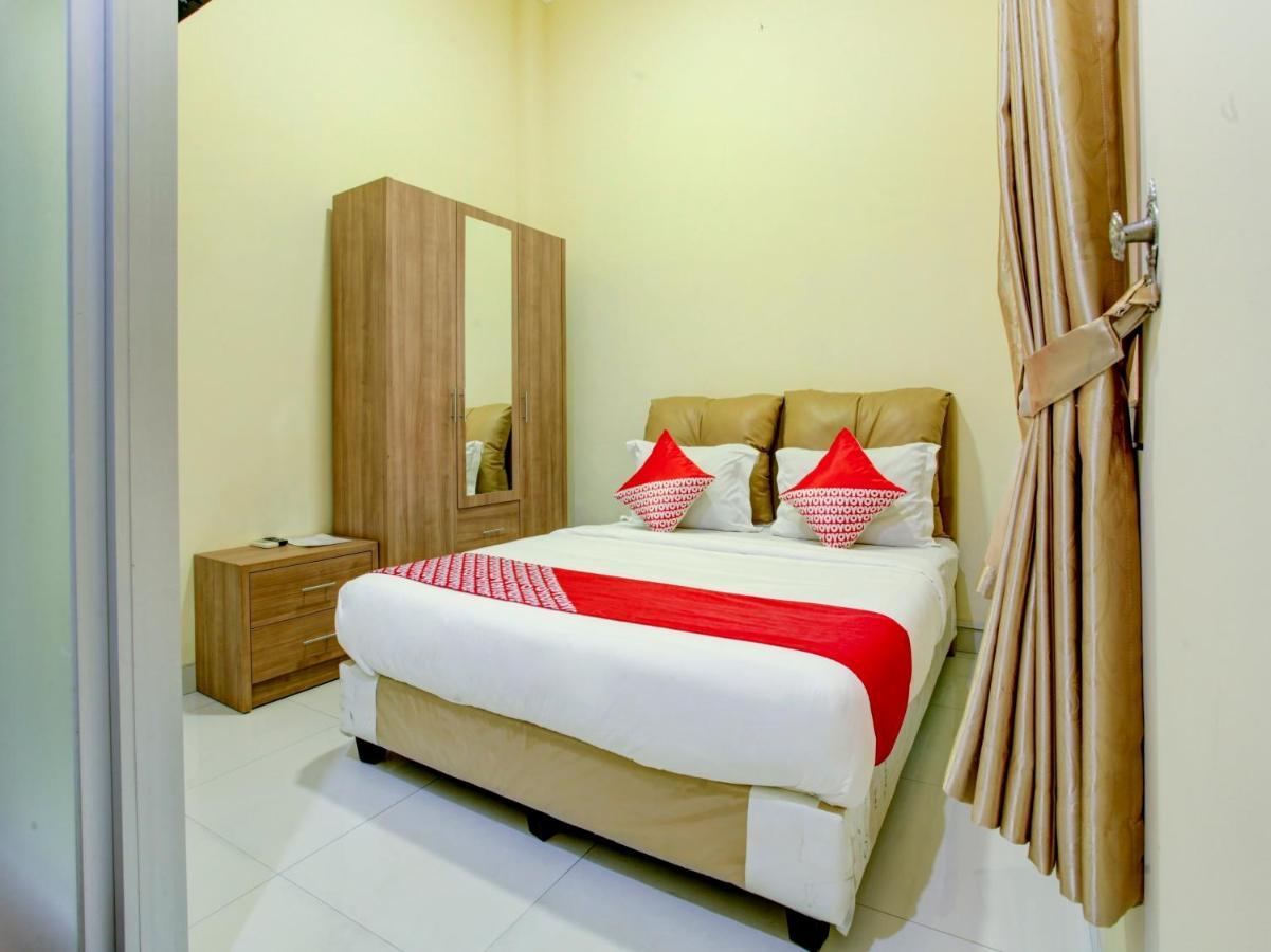Oyo 90141 3A Syariah Hotel Jakarta Kültér fotó